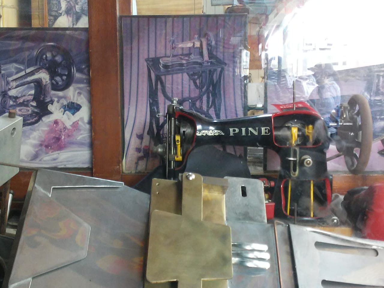 Mercado San Lucas -Aparatos para Máquinas de Coser